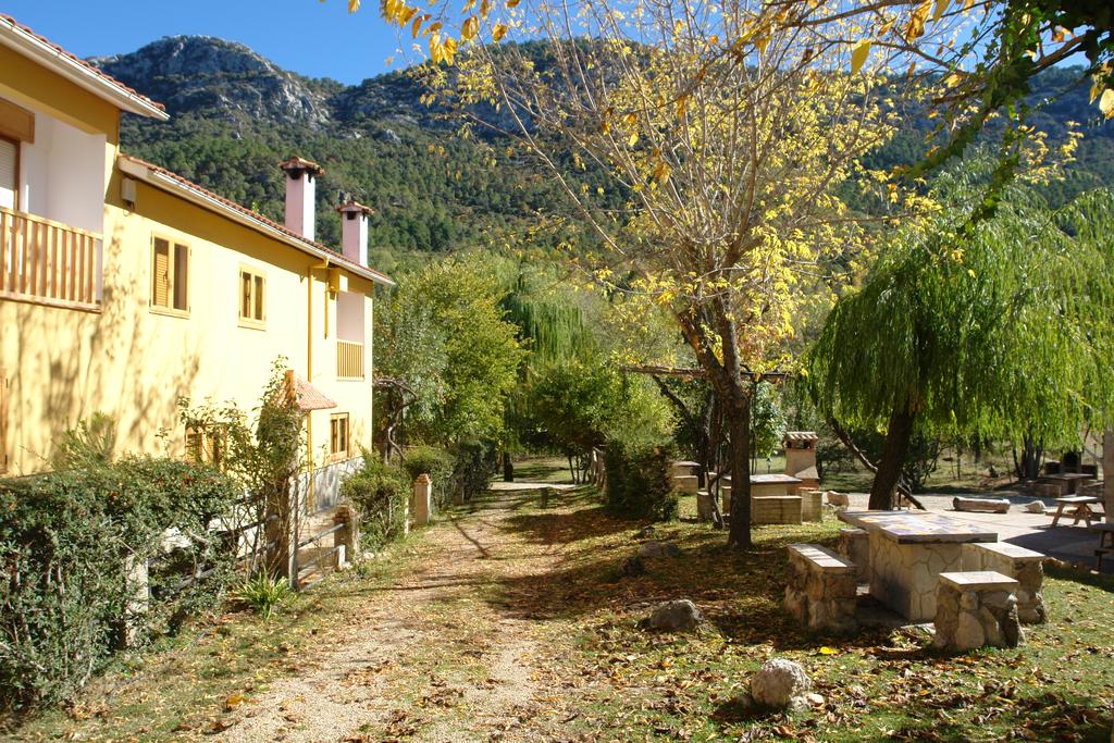 Fuente de la Yedra V.T.A.R. - integro en La Iruela Arroyo frio 